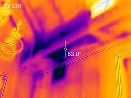 Thermal image of dining room ceiling