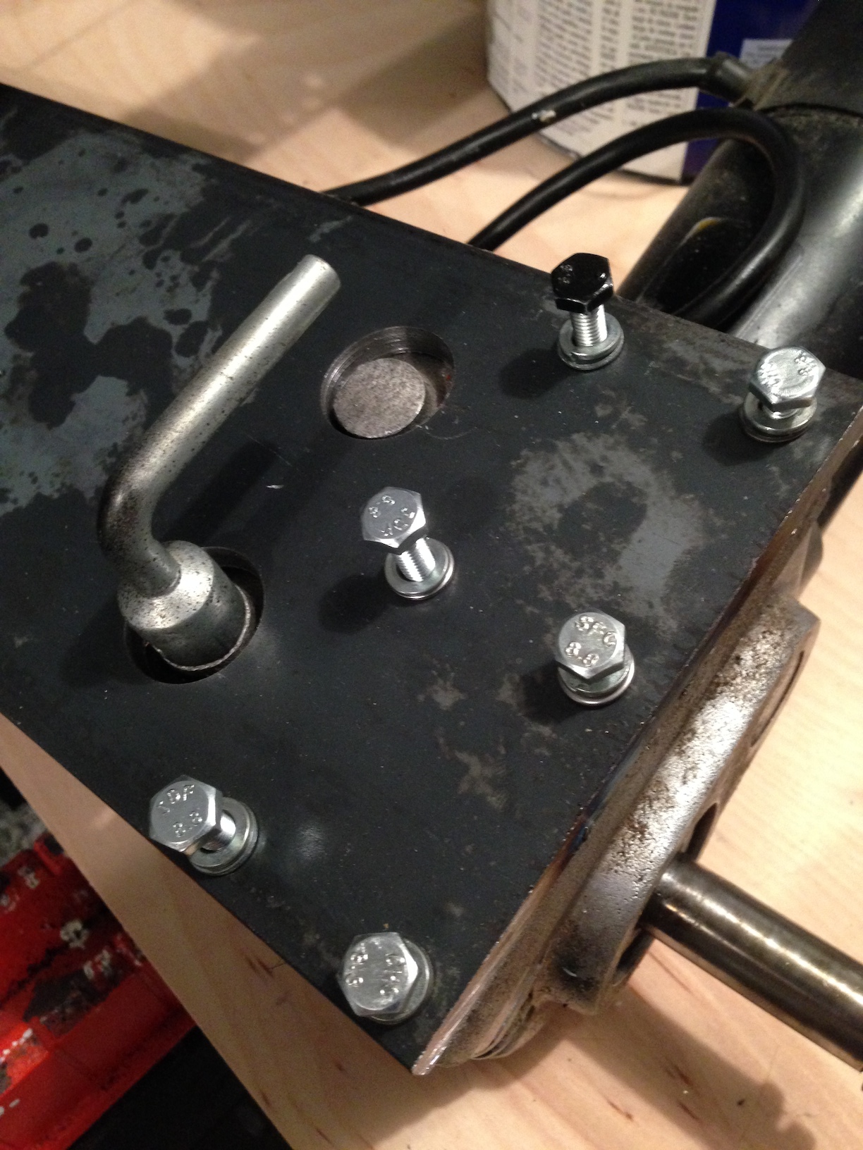 Gen 2 motor plate fitting
