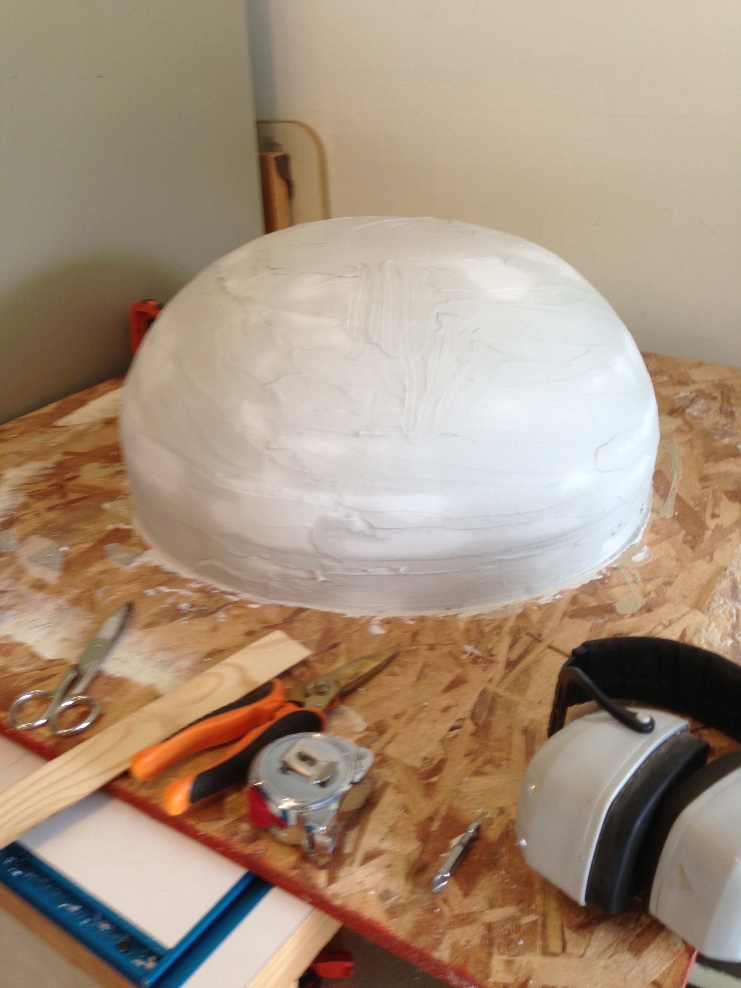 Head initial mold